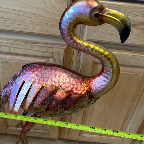 Flamingo 🦩 metal whimsical statue - Picture 11 of 12